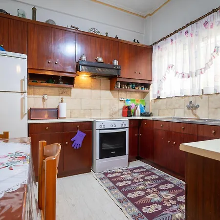 Cozy Ag Dimitrios 2 Bdrm Apartment